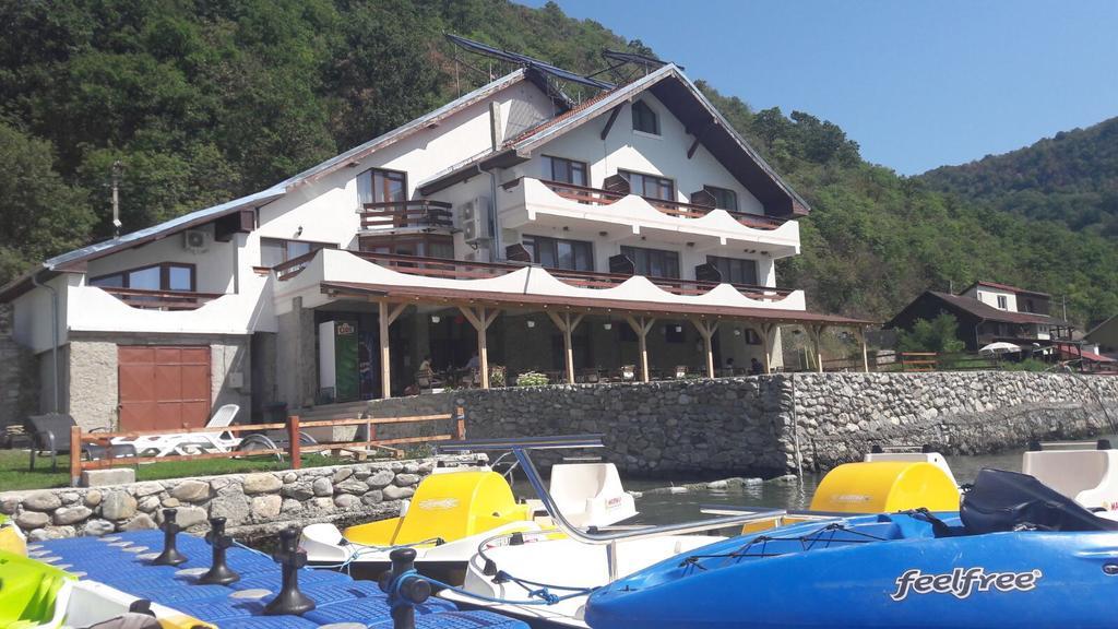 Pensiunea Cazanele Dunarii Dubova Exterior photo